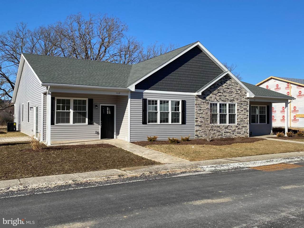 109 Candlewick Court - Photo 1