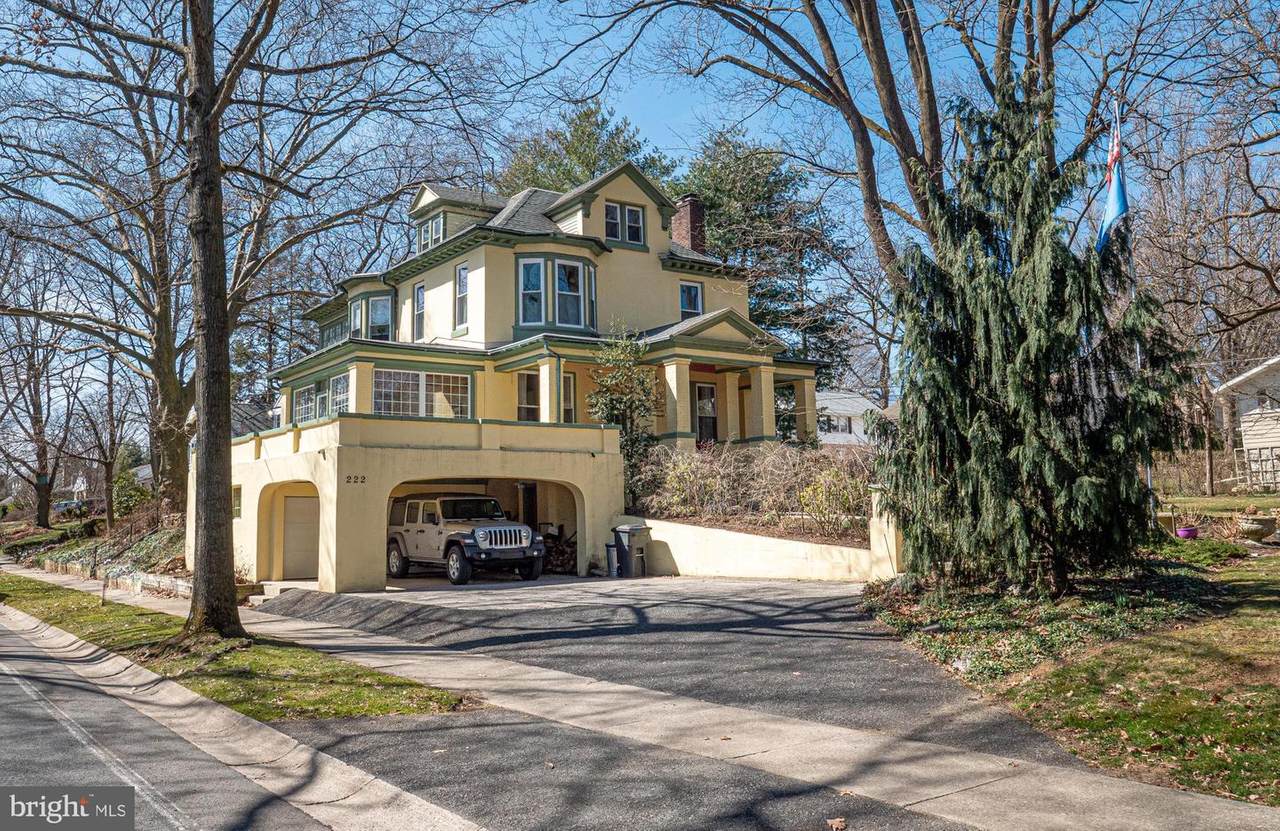 222 Evans Avenue - Photo 1