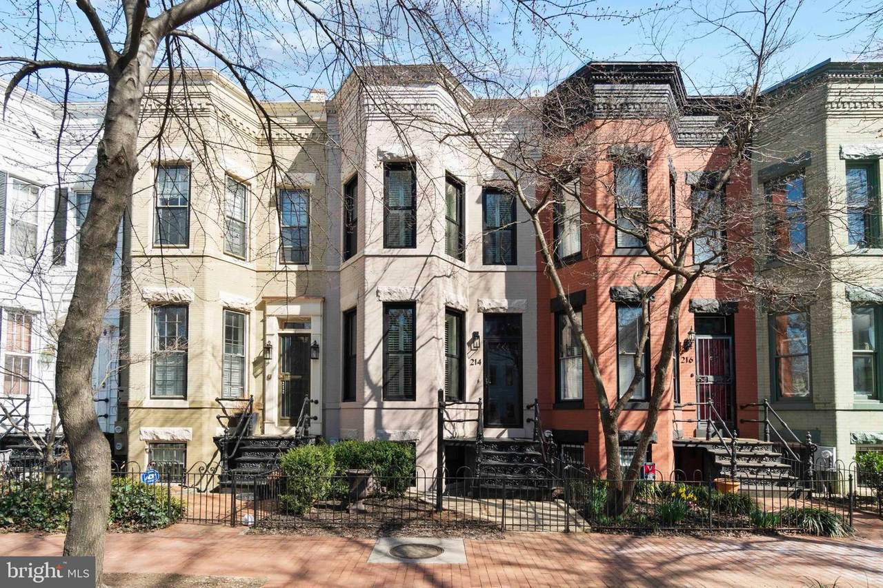 214 10TH Street - Photo 1