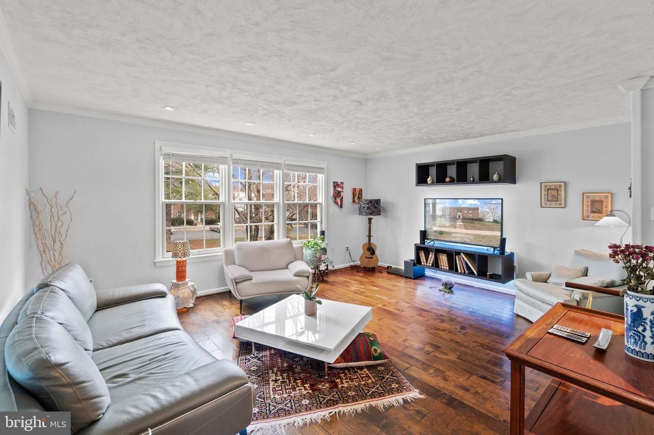 623 Azalea Drive - Photo 1