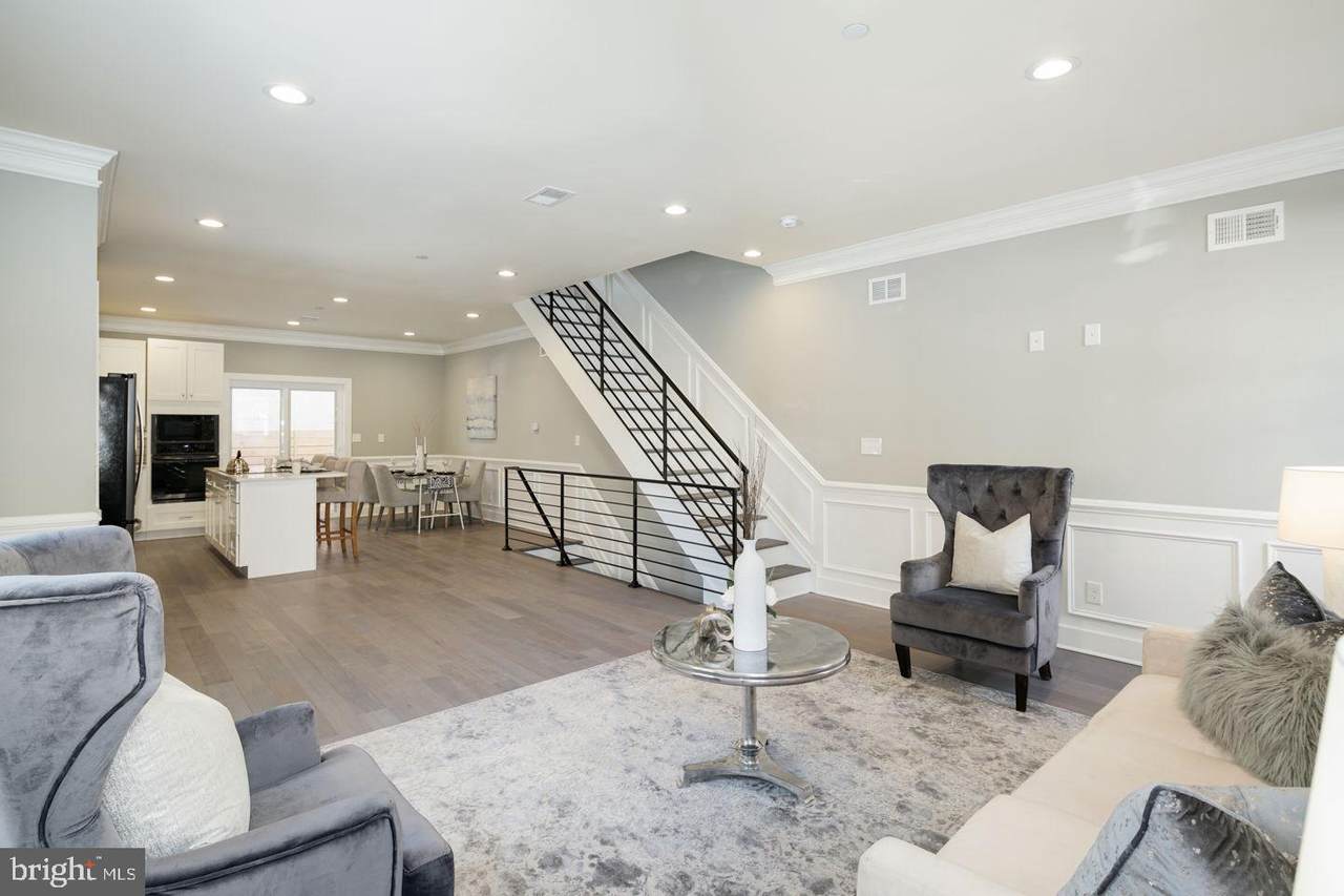 1635 7TH Street - Photo 1
