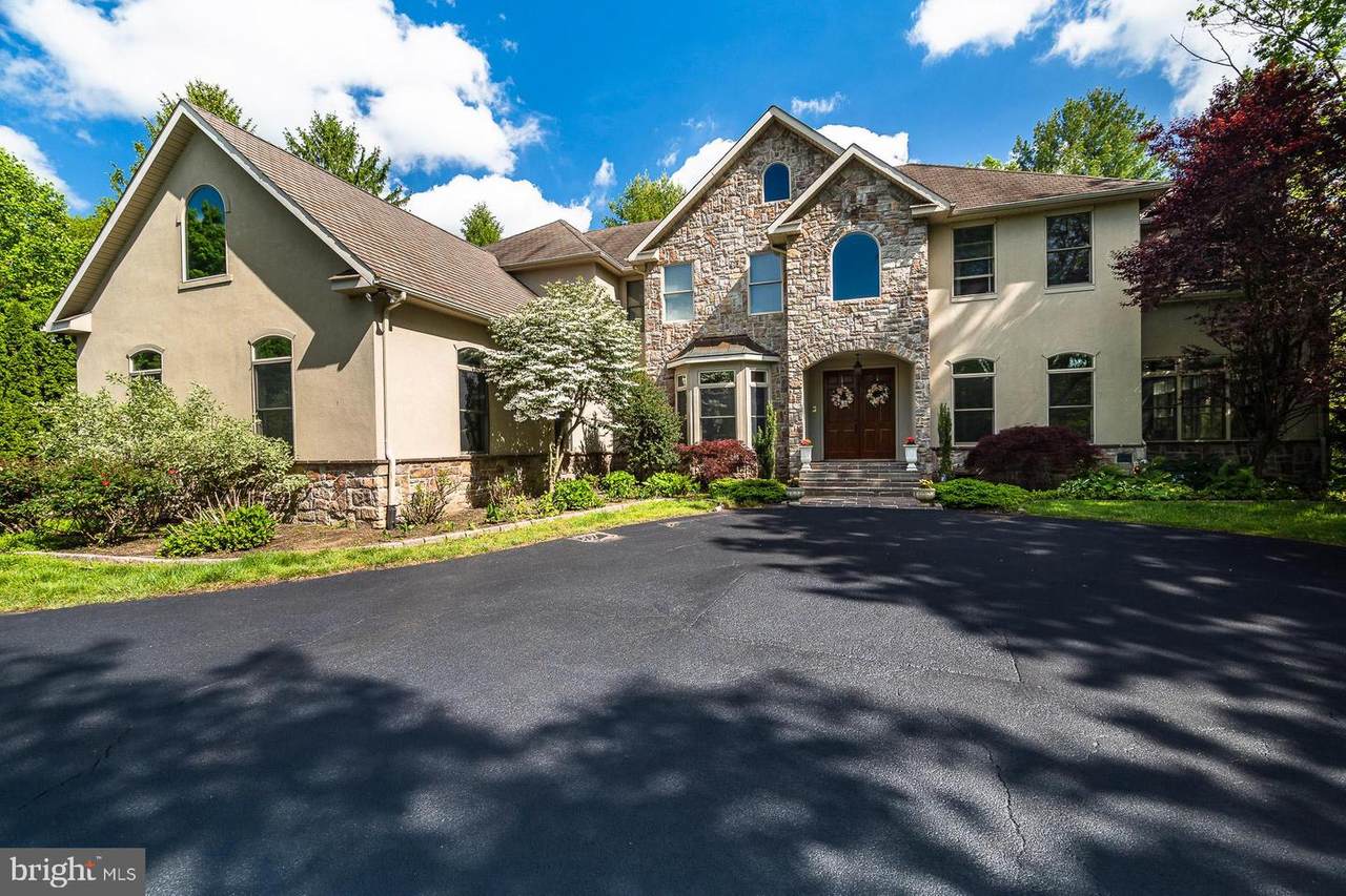 136 Round Hill Road - Photo 1