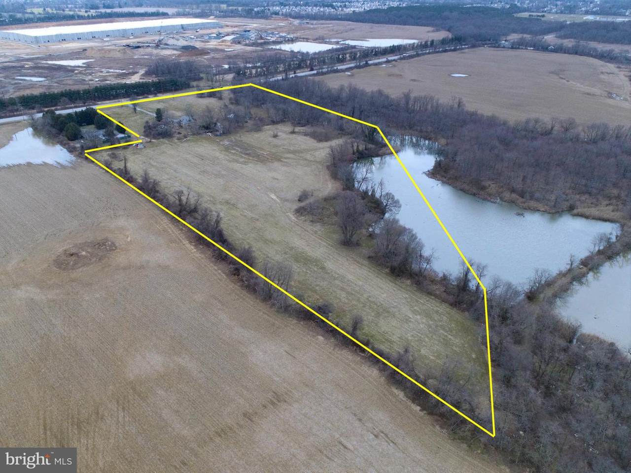 1421 River Road - Photo 1
