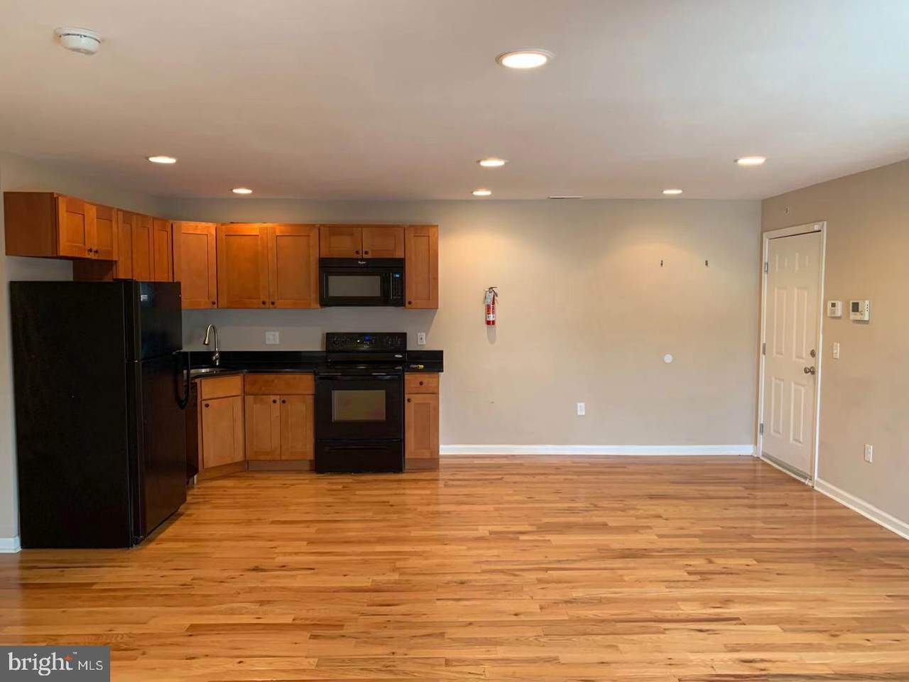 423 40TH Street - Photo 1
