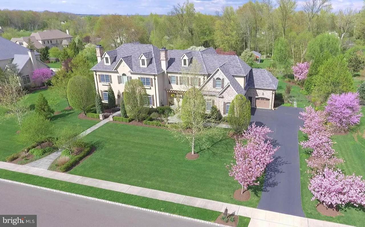 1233 Maplewood Drive - Photo 1