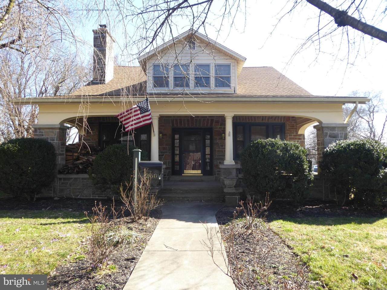 260 Evergreen Street - Photo 1
