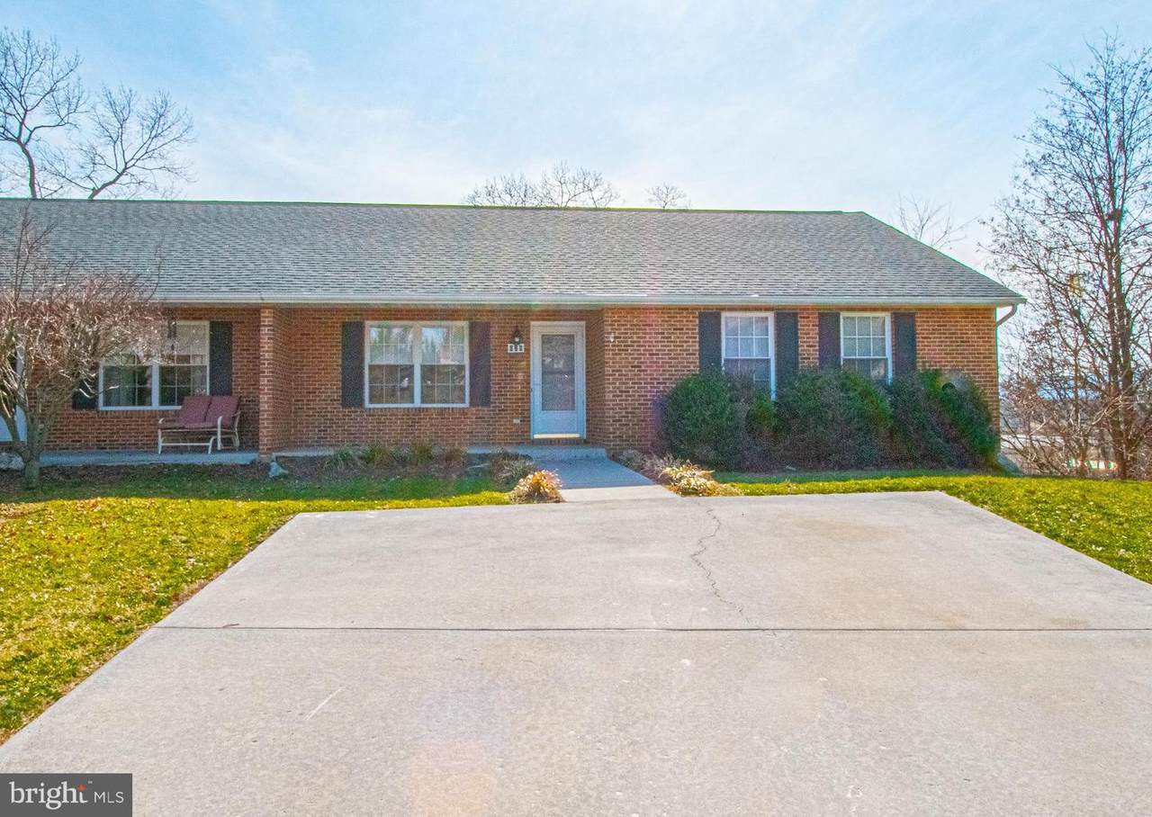 624 Cresthaven Court - Photo 1
