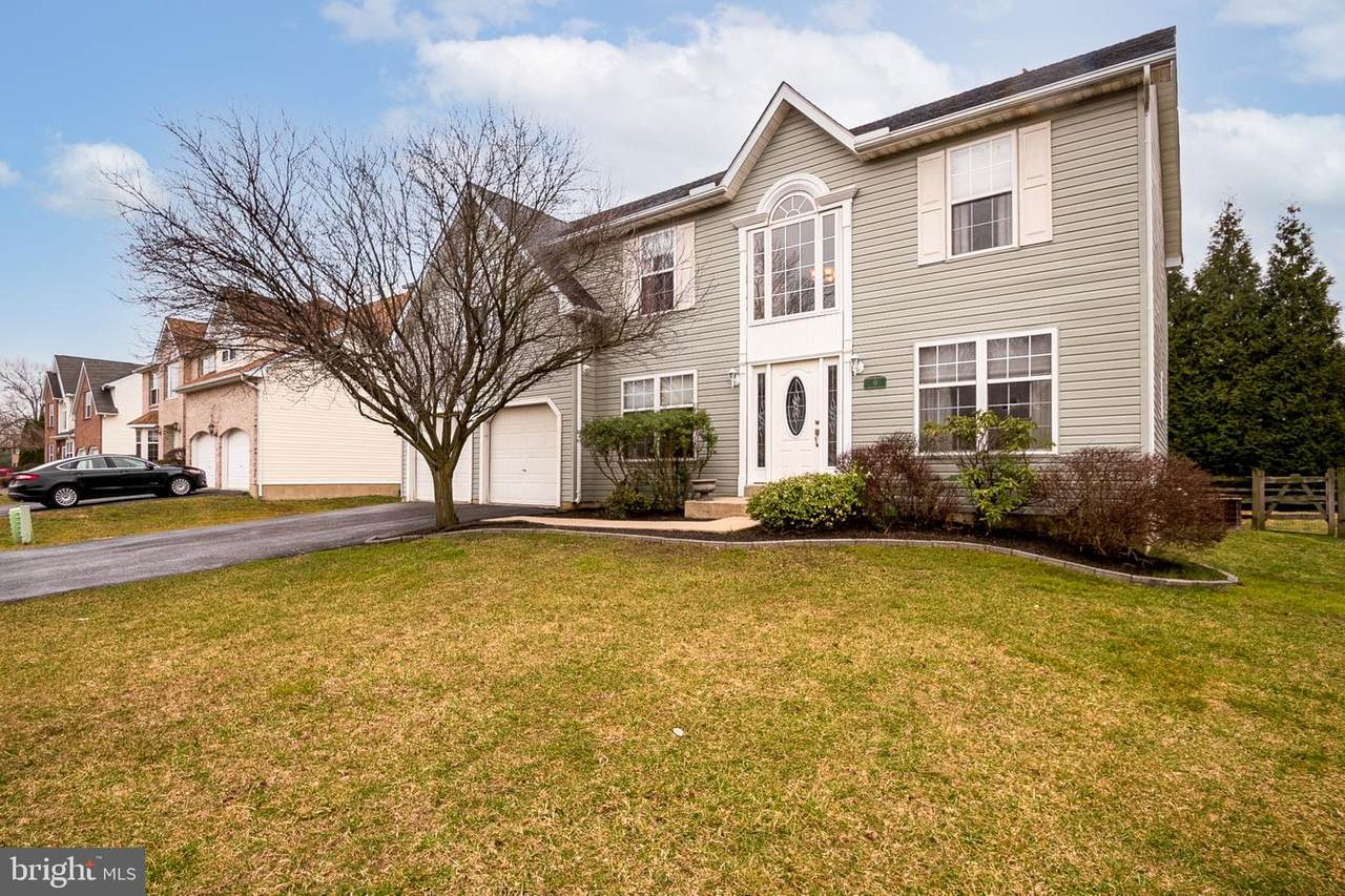 9 Moonlight Court - Photo 1