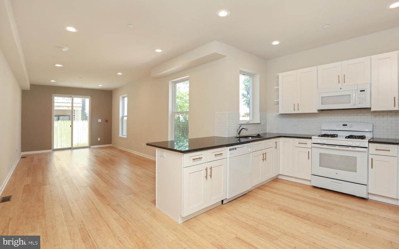 1328 7TH Street - Photo 1
