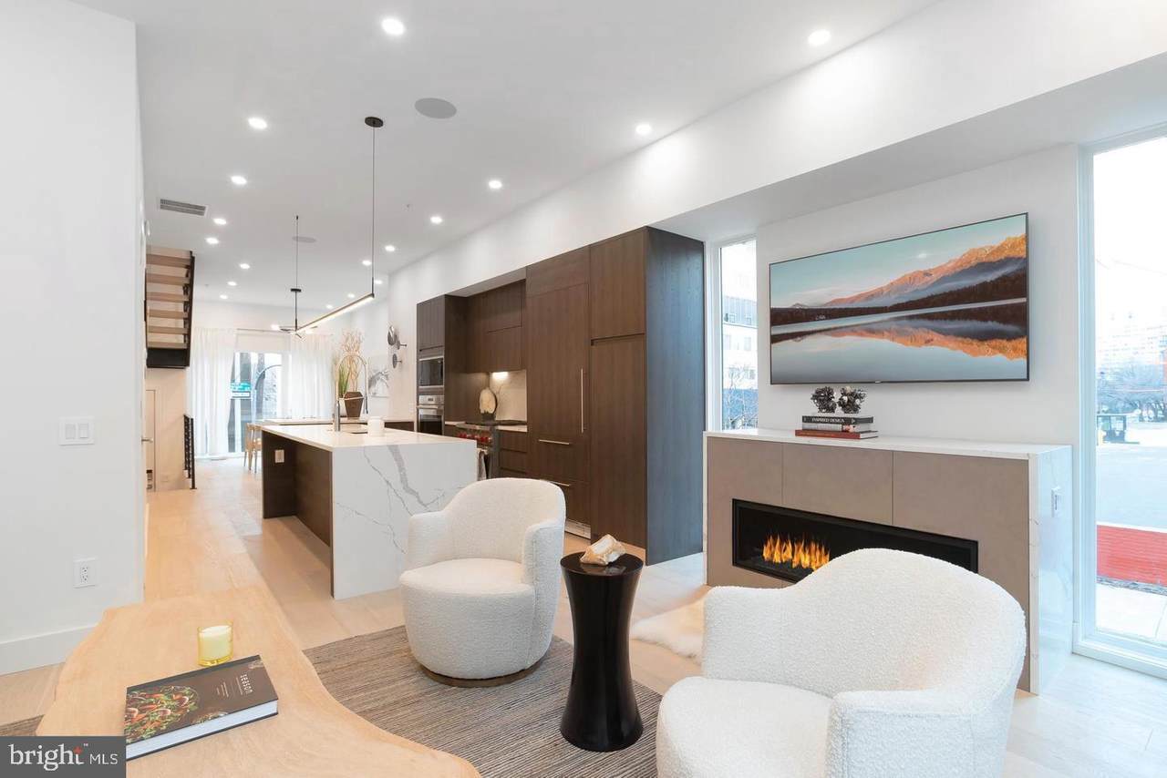 112 Croskey Street - Photo 1