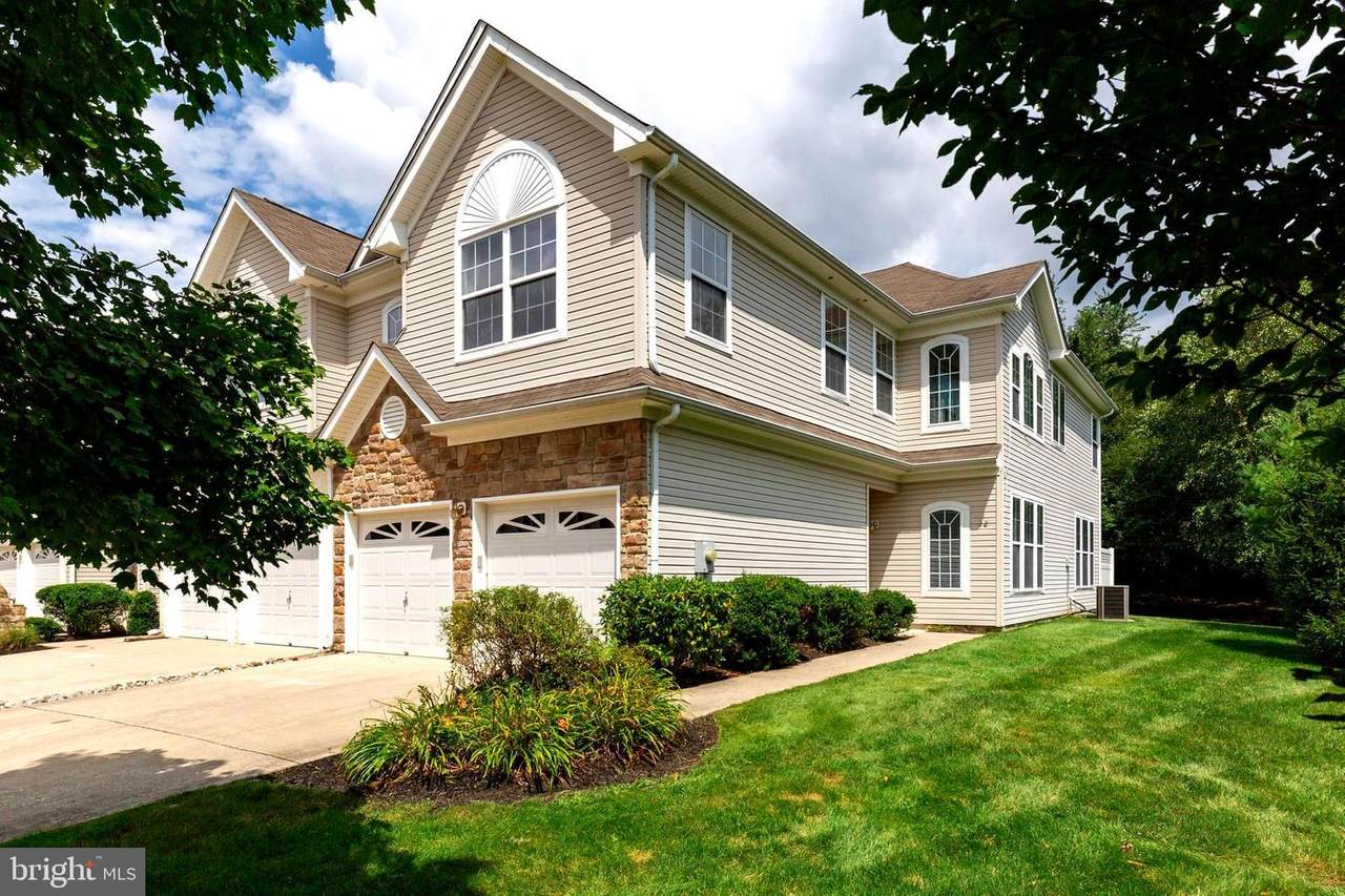 22 Tudor Court - Photo 1