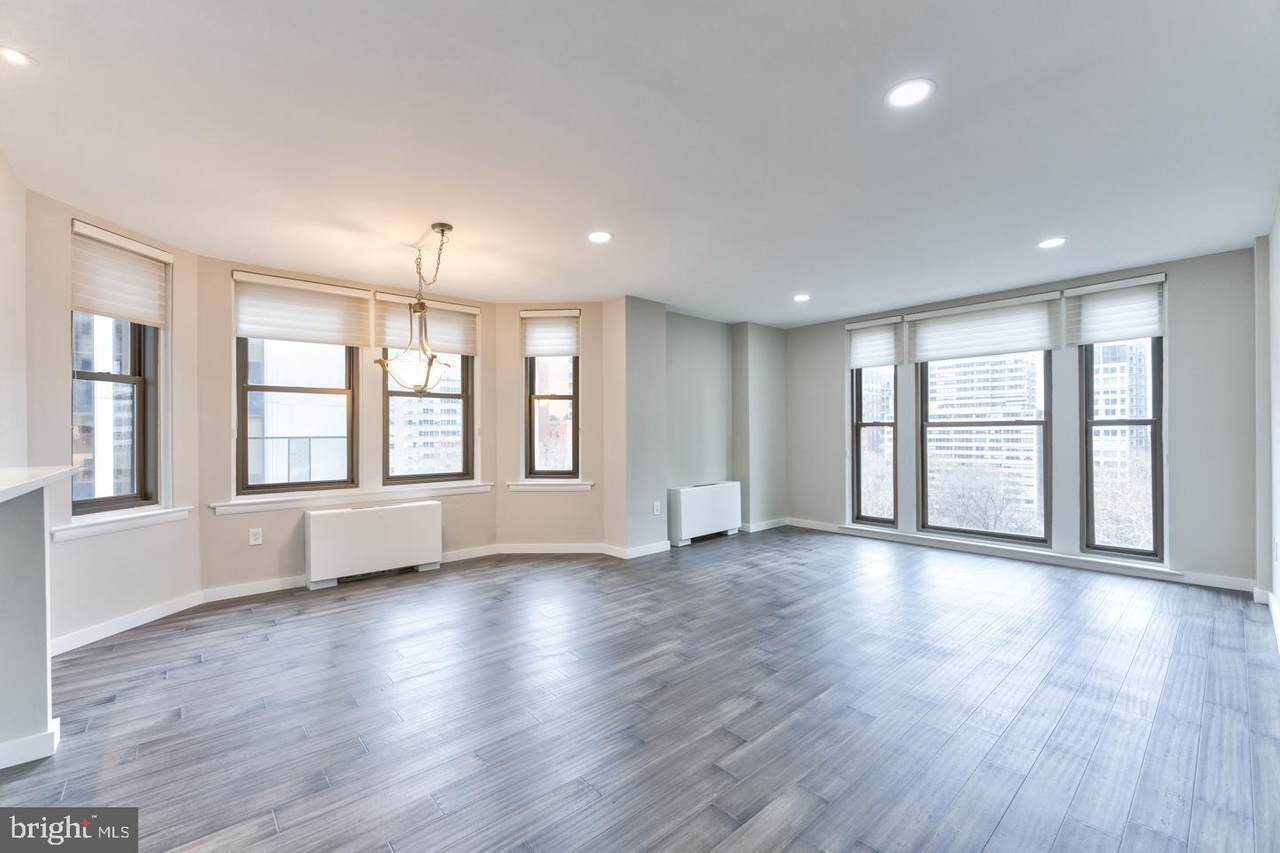 135 19TH Street - Photo 1