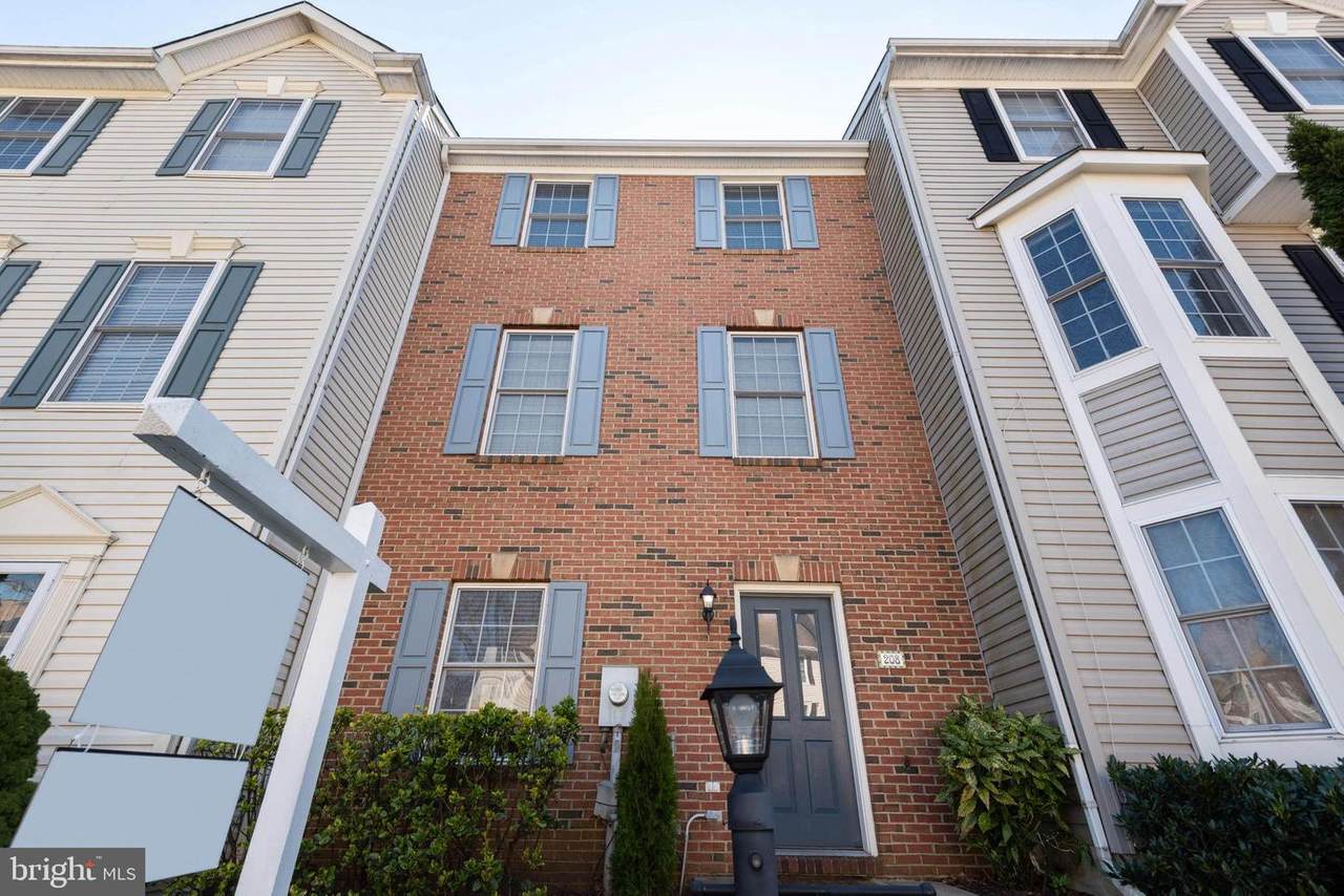 208 Tilden Way - Photo 1