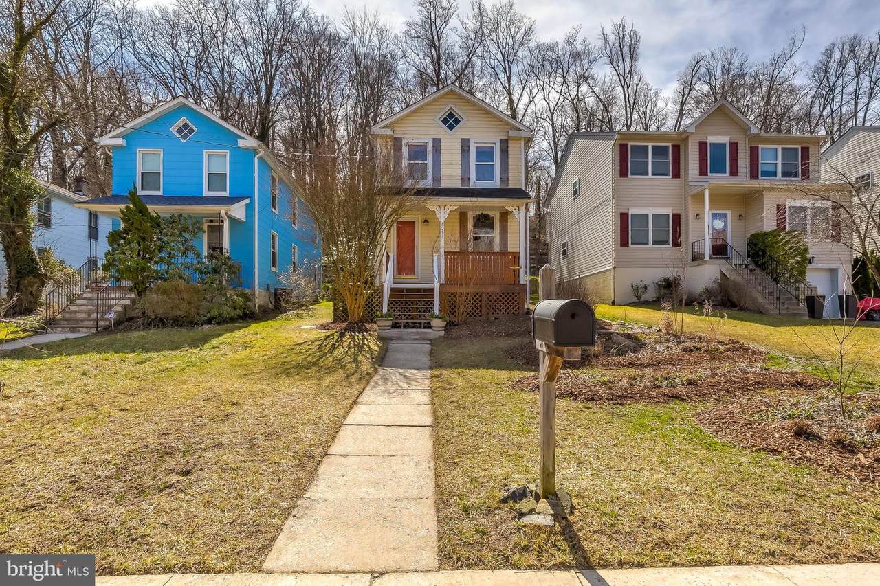 2011 Kelly Avenue - Photo 1