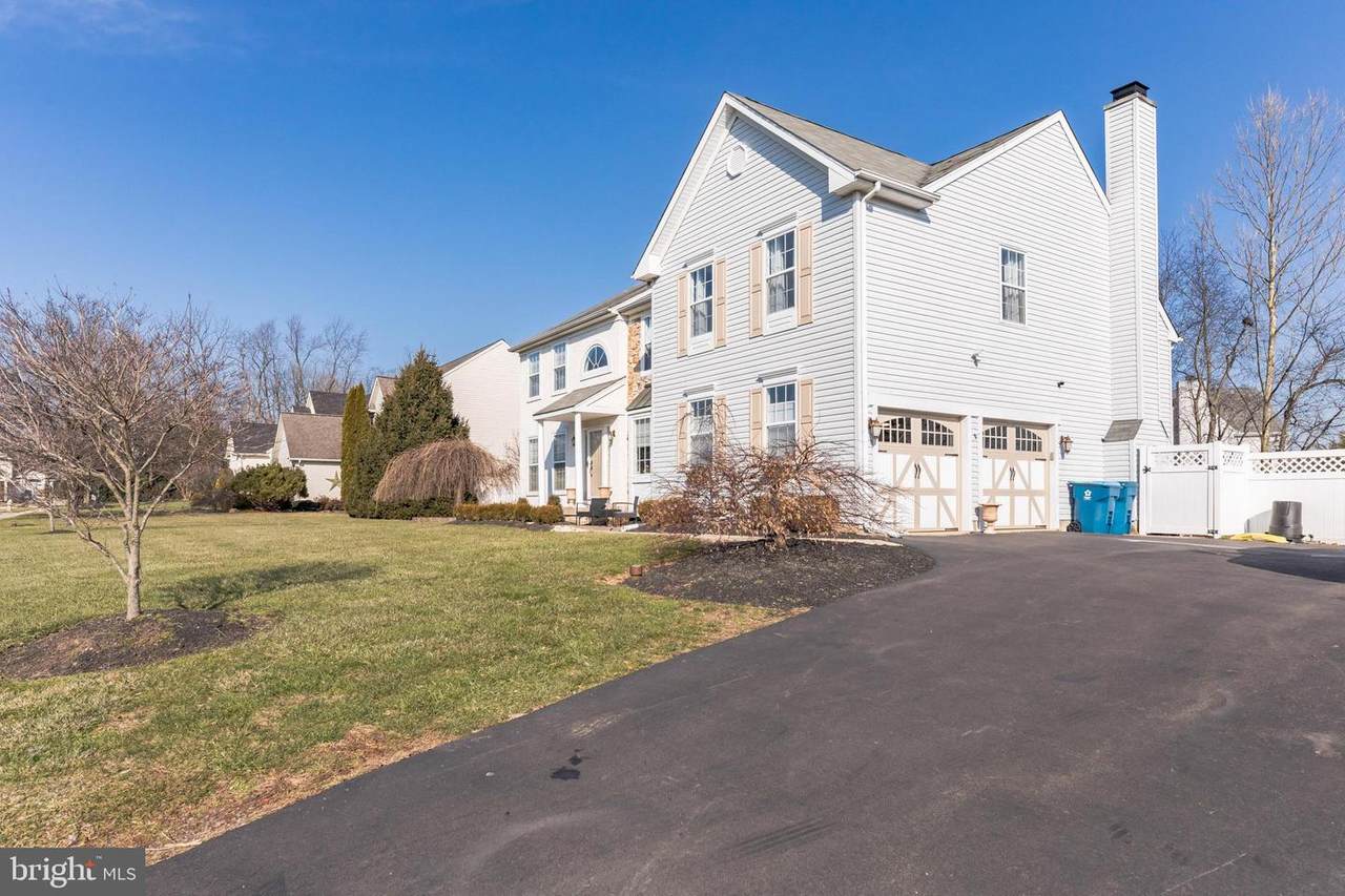 427 Winding Lane - Photo 1