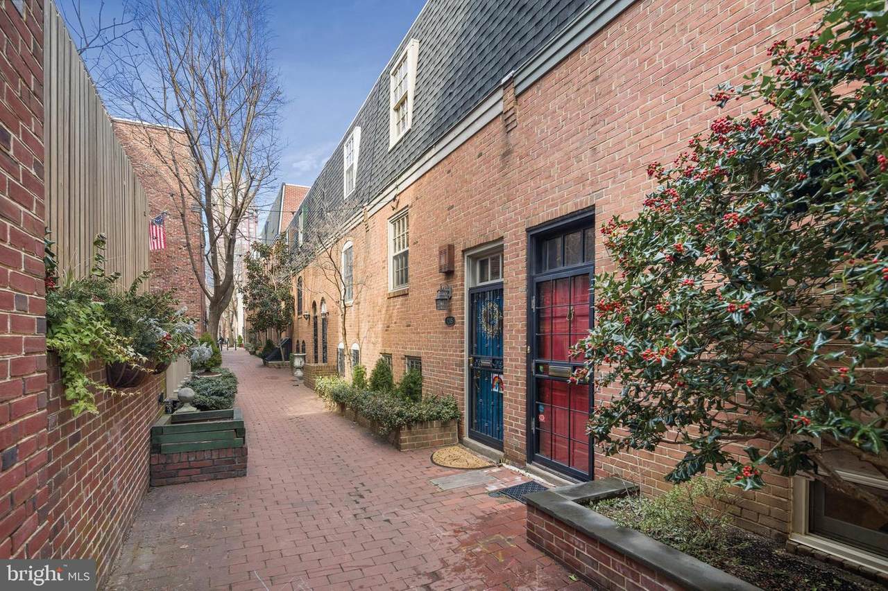 1203 Waverly Walk - Photo 1
