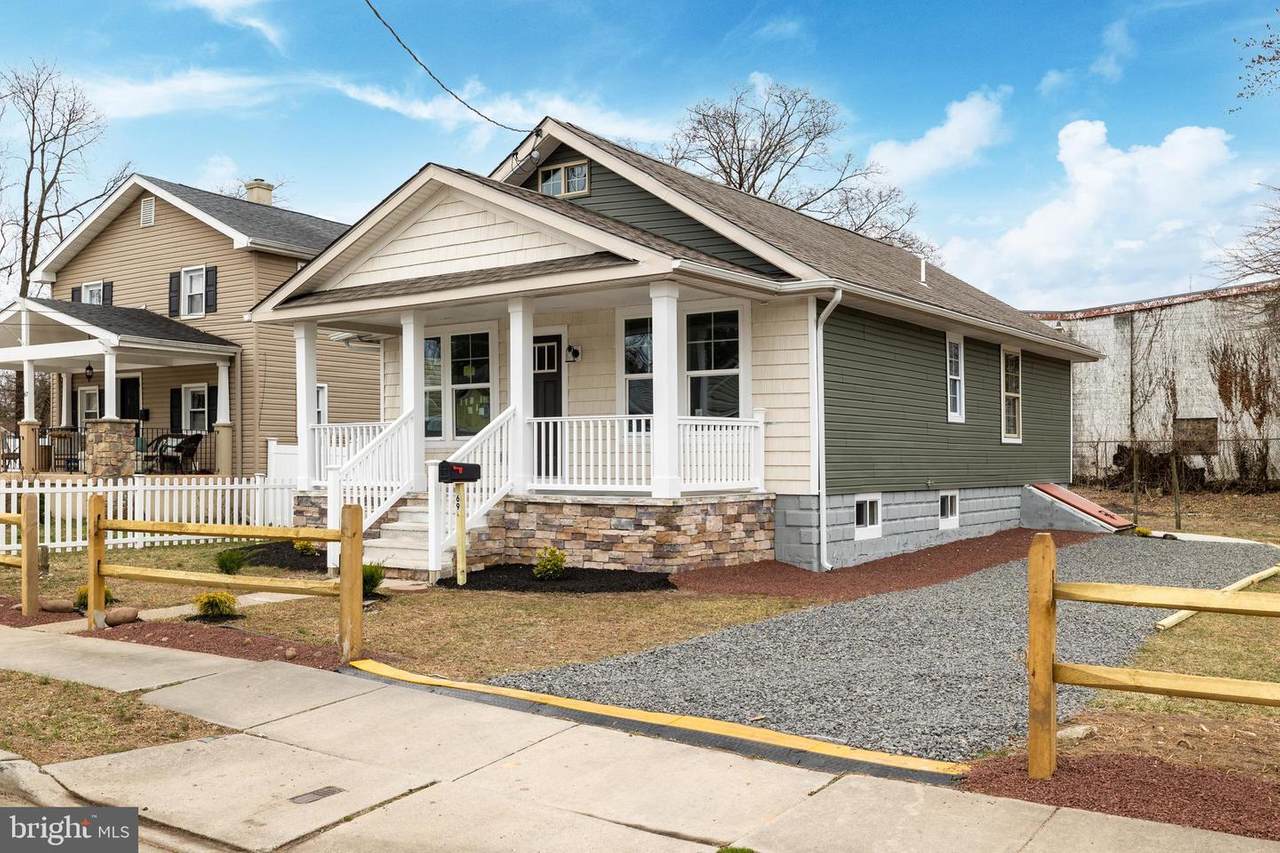 69 Alden Ave - Photo 1