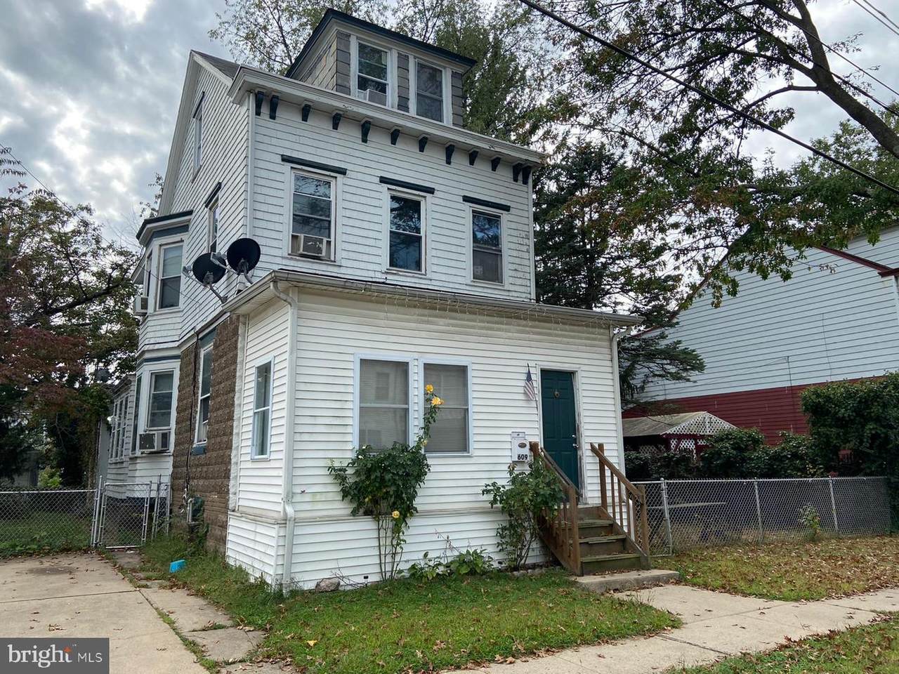 609 William Street - Photo 1