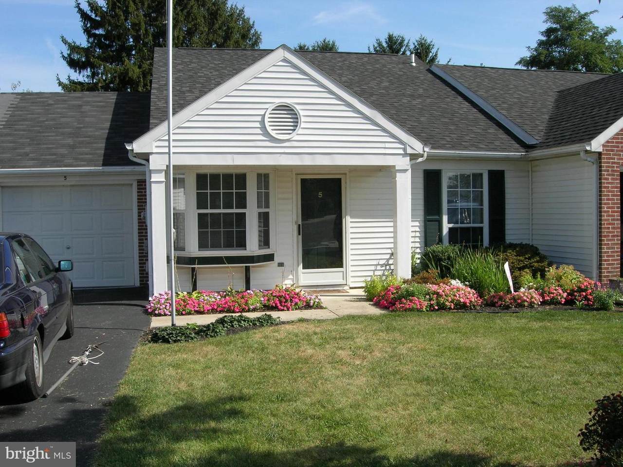 5 Fieldcrest Drive - Photo 1