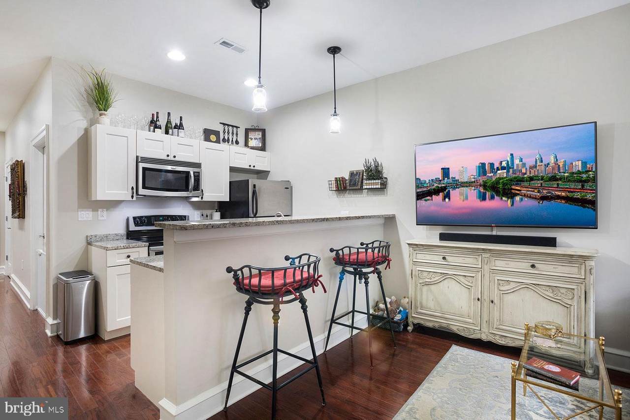1811 Chestnut Street - Photo 1