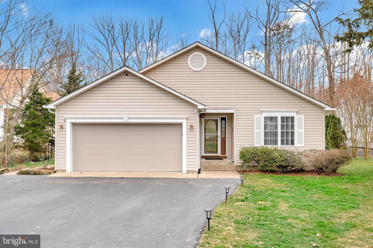 1213 Lakeview Parkway - Photo 1