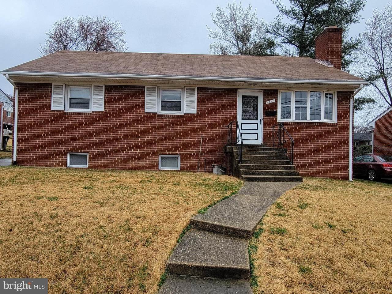 1324 Nicholson Street - Photo 1