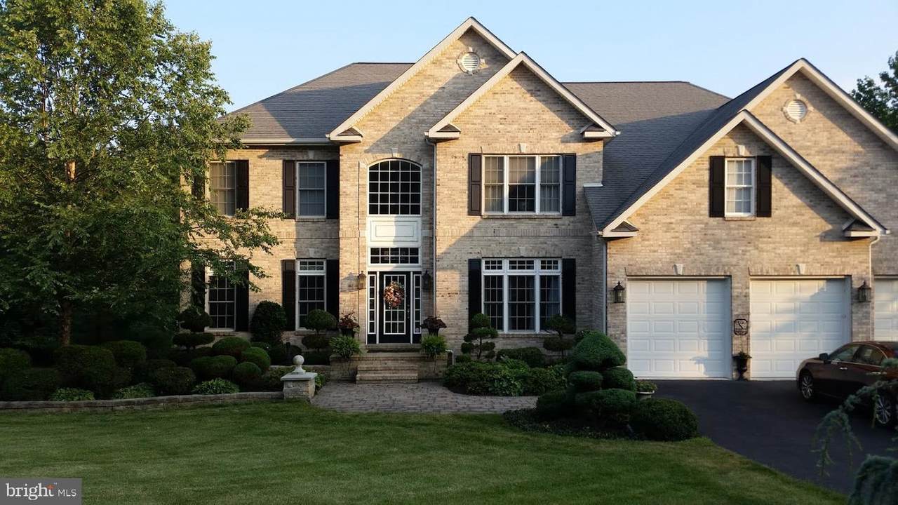 26 Lake Forest Drive - Photo 1