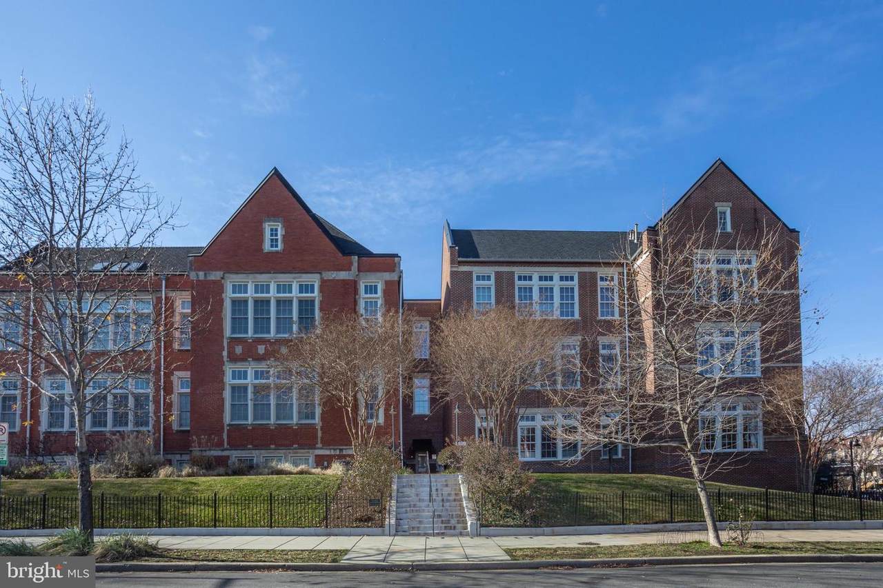 440 12TH Street - Photo 1