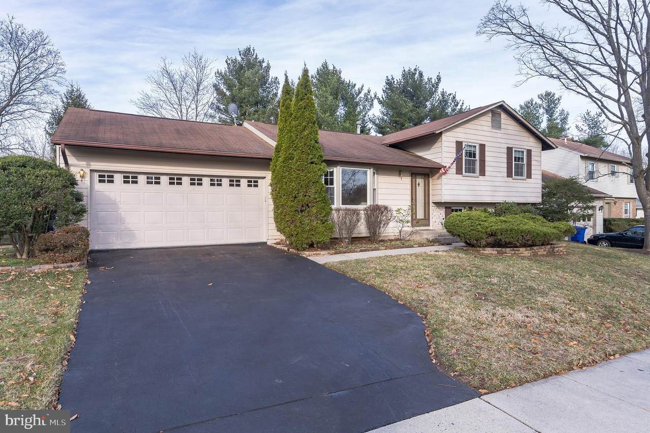 18516 Flower Hill Way - Photo 1