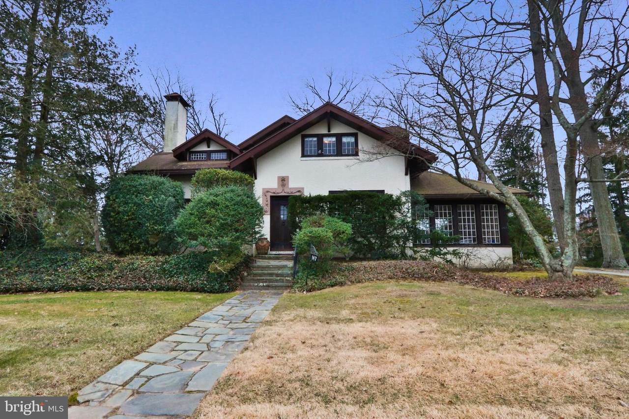 147 Grandview Avenue - Photo 1
