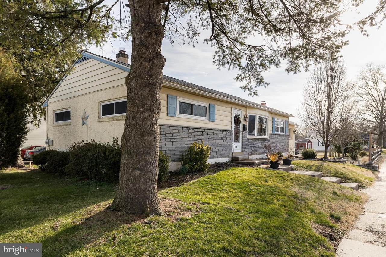 61 10TH Street - Photo 1
