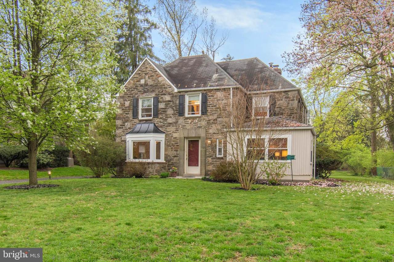 908 Stratford Avenue - Photo 1