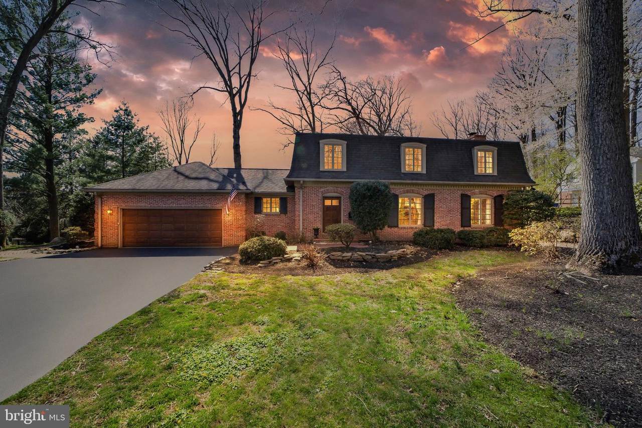 912 Chickadee Lane - Photo 1