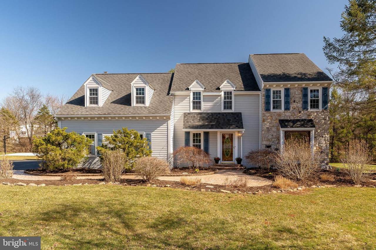 106 Henry Drive - Photo 1