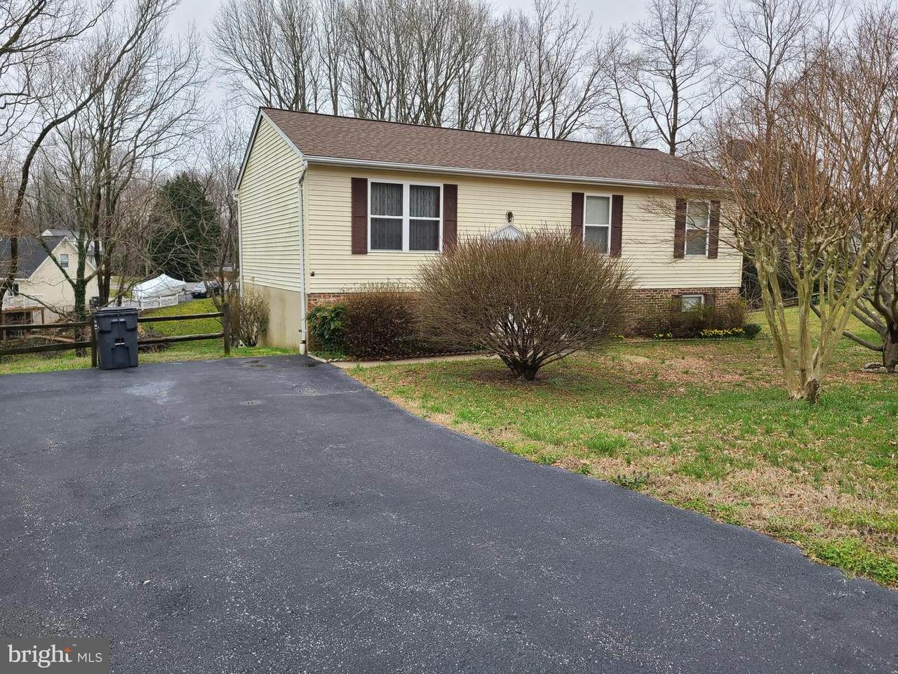 2915 Donegal Drive - Photo 1