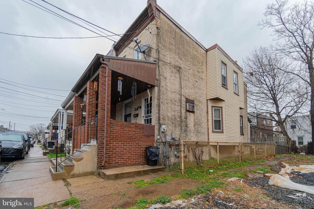 619 Darby Terrace - Photo 1