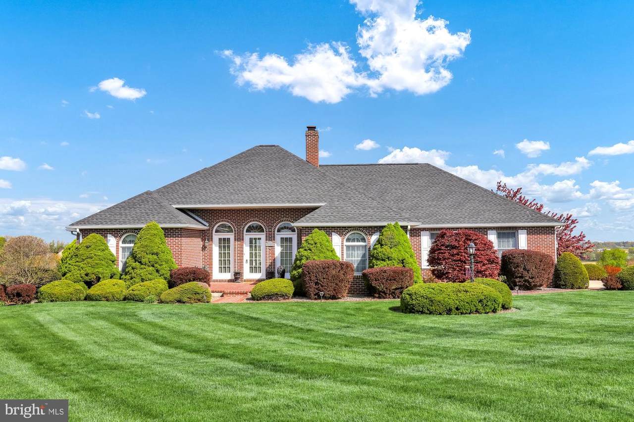 6435 Greenbriar Circle - Photo 1