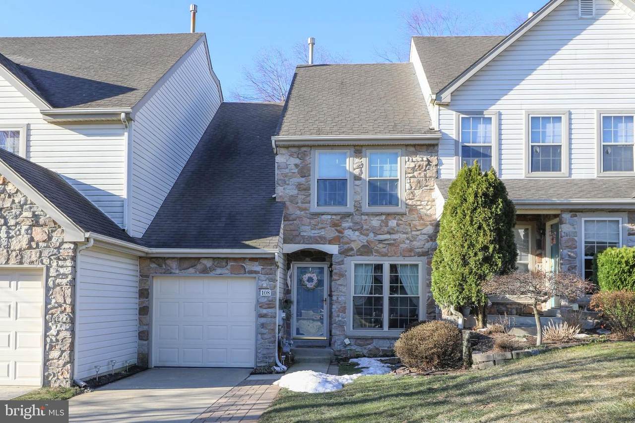 108 Suffield Court - Photo 1