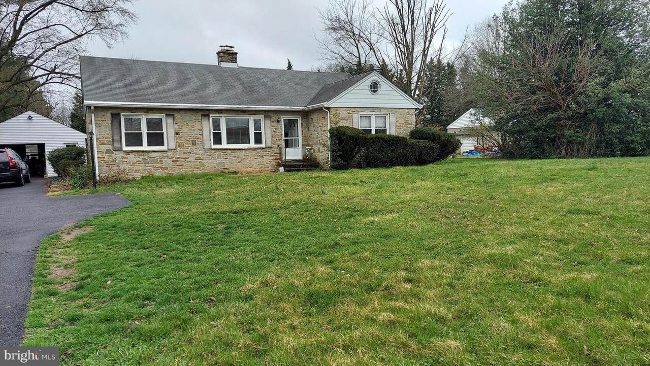 4005 Saint Johns Lane - Photo 1