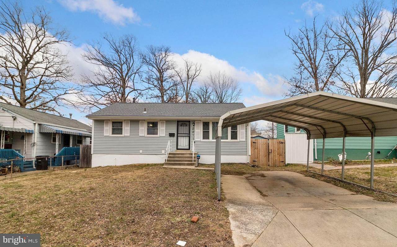 2211 Oregon Avenue - Photo 1