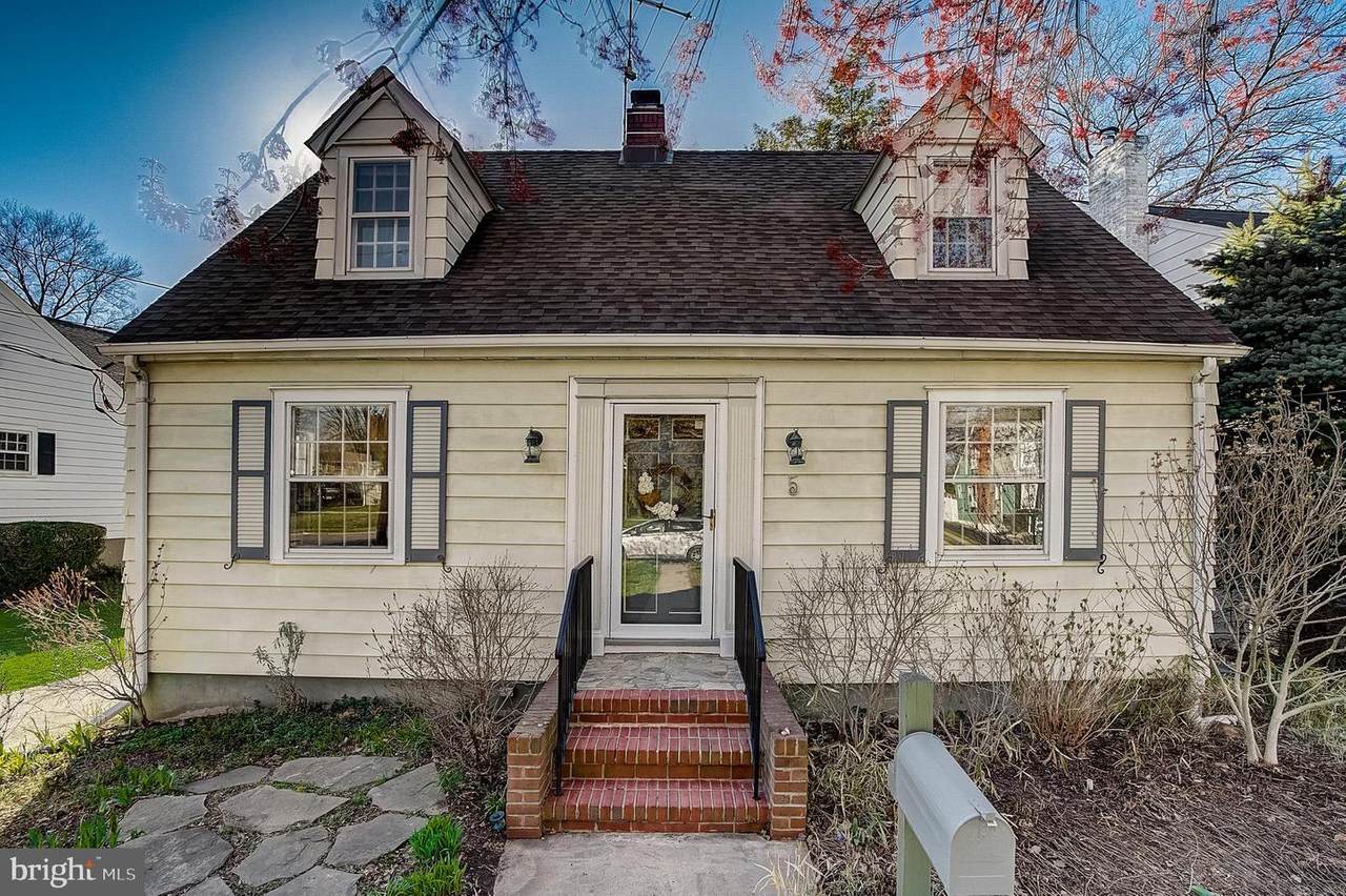 5 Pershing Avenue - Photo 1