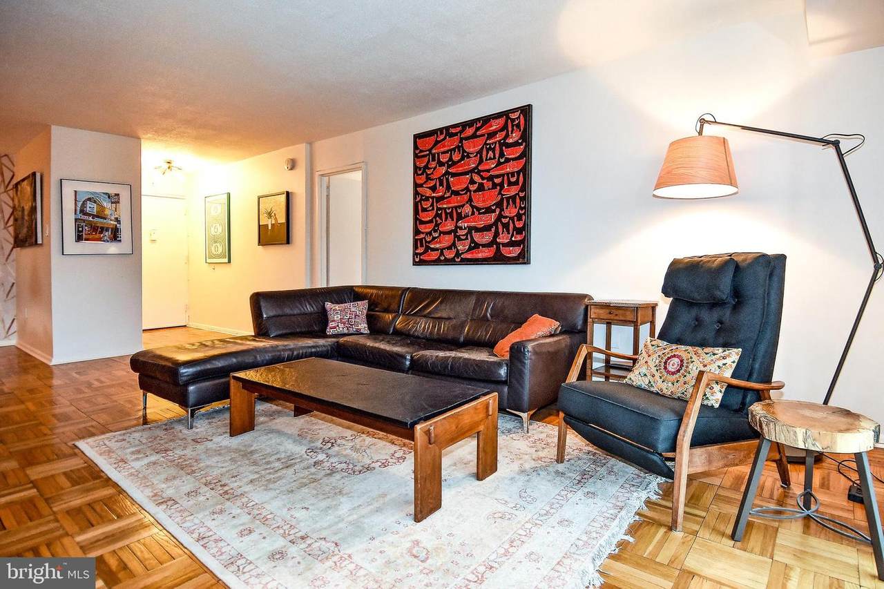 700 7TH Street - Photo 1