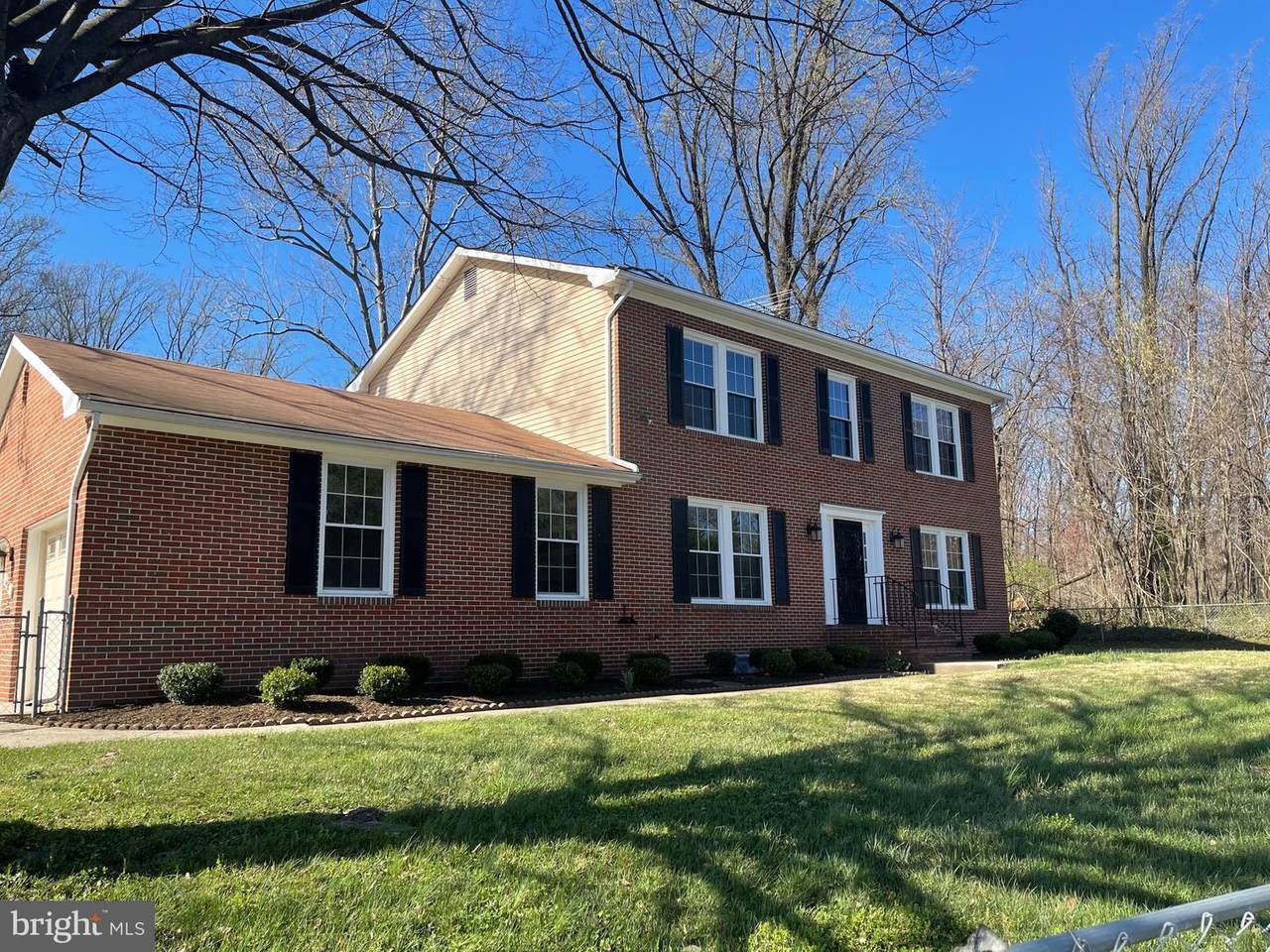 438 Northwest Drive - Photo 1