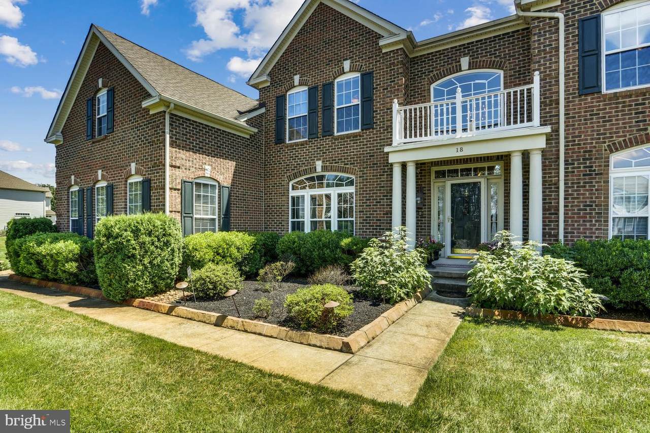 18 Longwood Lane - Photo 1