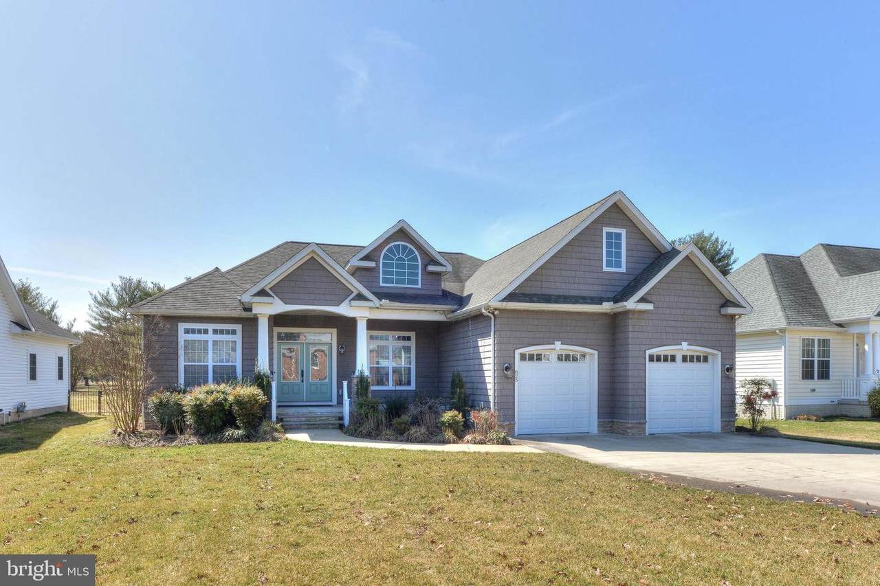 825 Locust Street - Photo 1