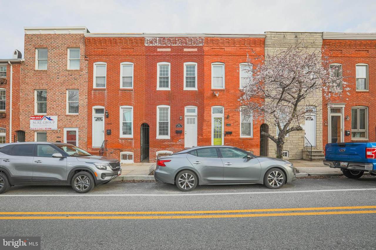 2608 Hudson Street - Photo 1