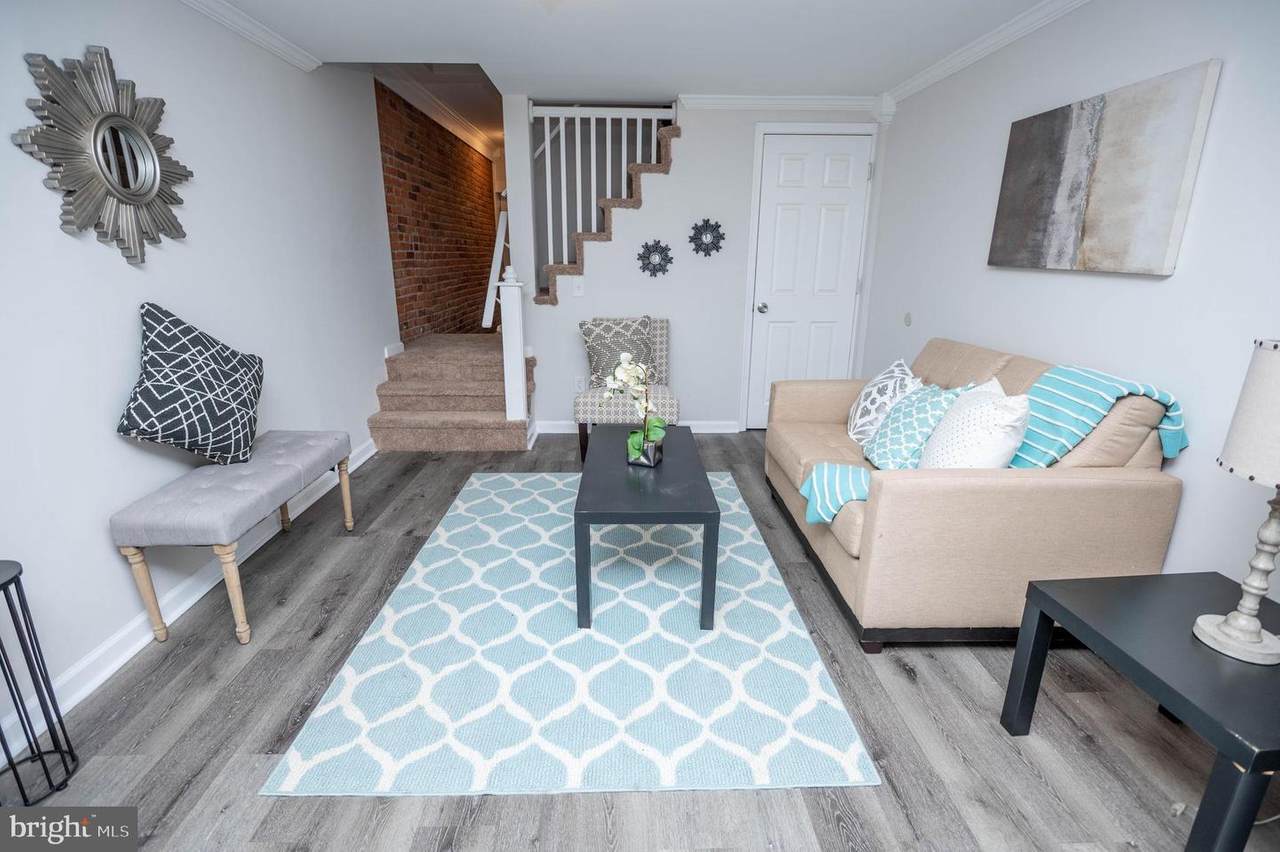 402 12TH Street - Photo 1