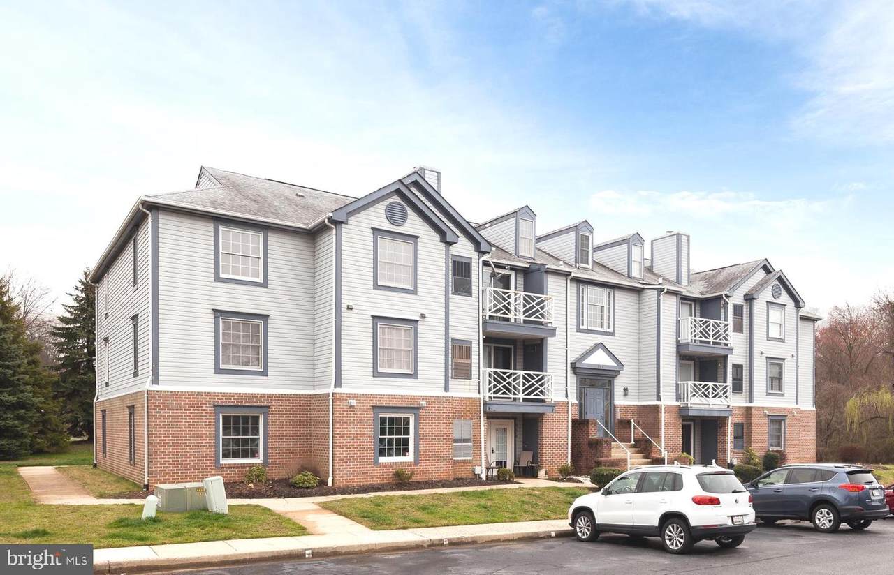 201 Oak Leaf Circle - Photo 1
