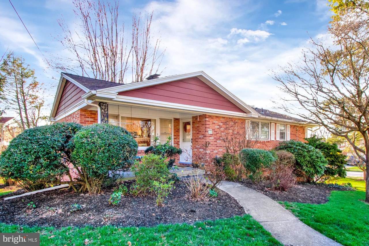 2855 Eastwood Drive - Photo 1