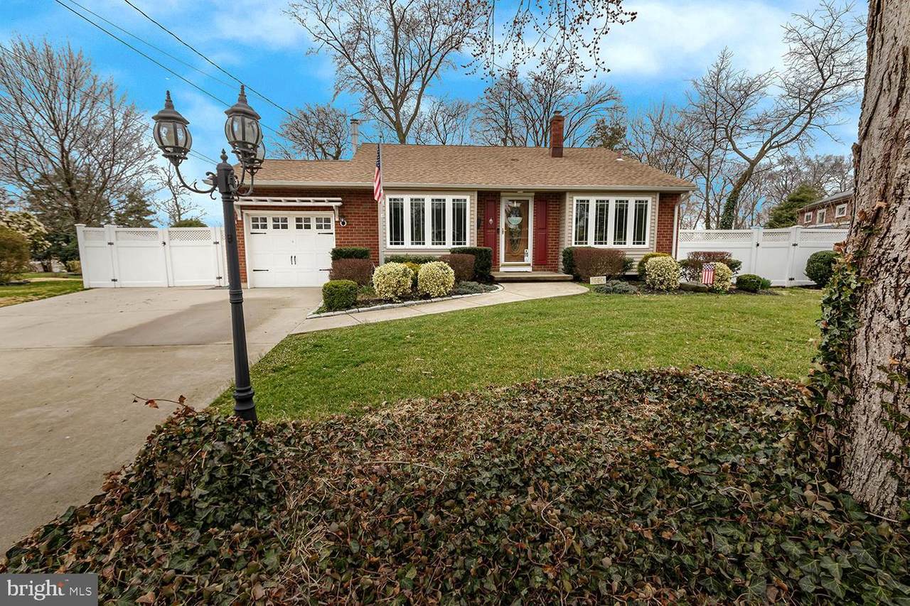 1403 Glenview Drive - Photo 1